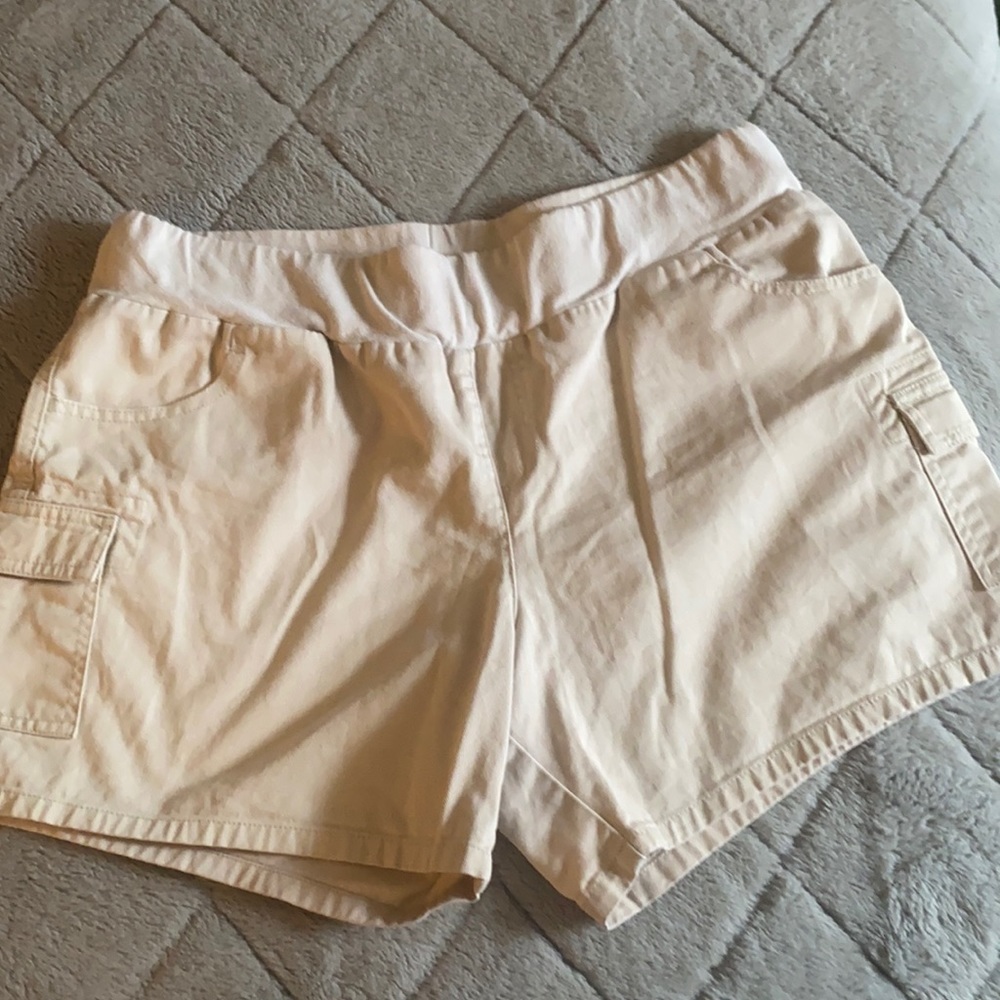 Maternity cargo pocket shorts